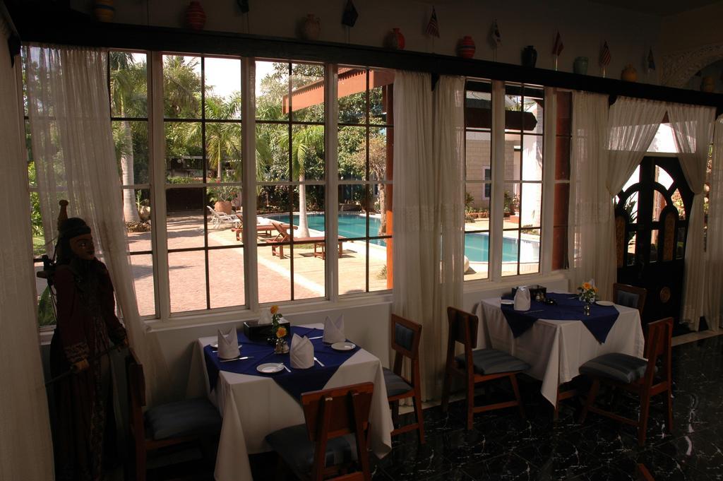 מנדלאי Emerald Land Hotel מראה חיצוני תמונה