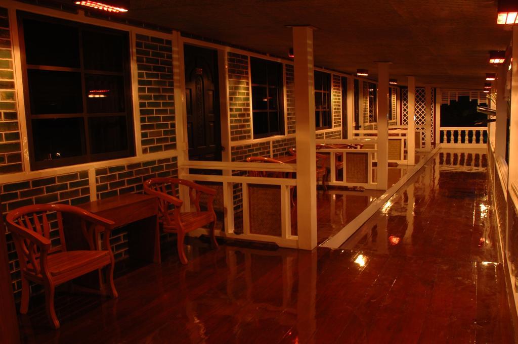 מנדלאי Emerald Land Hotel מראה חיצוני תמונה