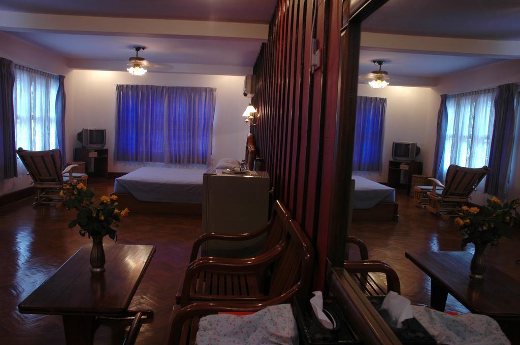 מנדלאי Emerald Land Hotel מראה חיצוני תמונה