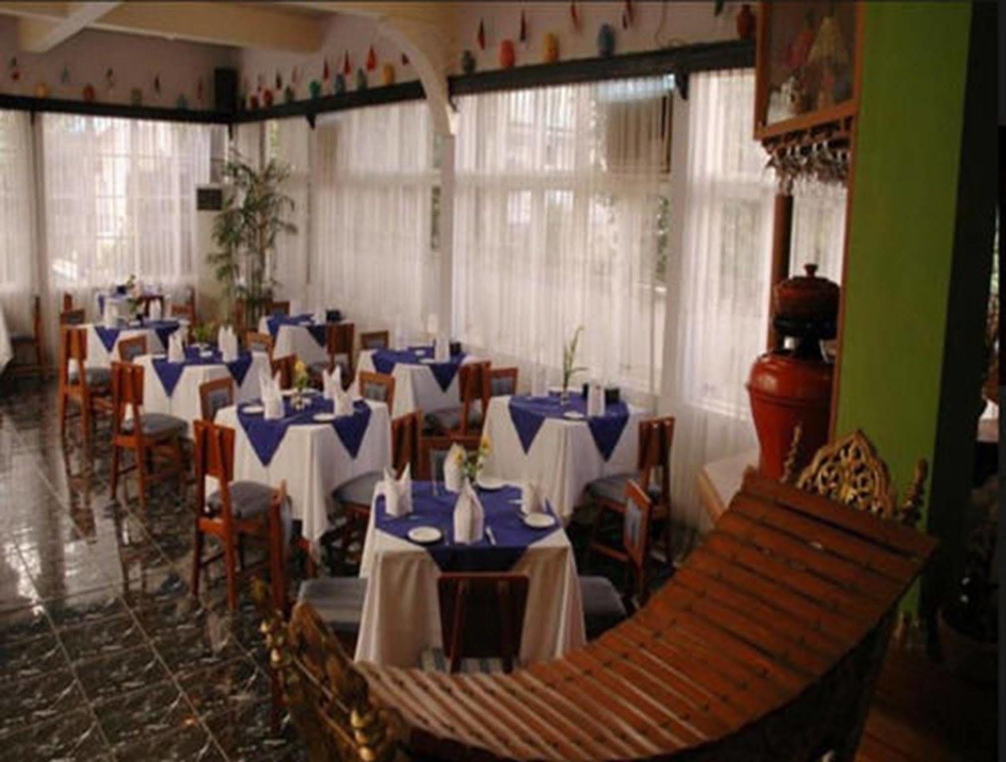 מנדלאי Emerald Land Hotel מראה חיצוני תמונה